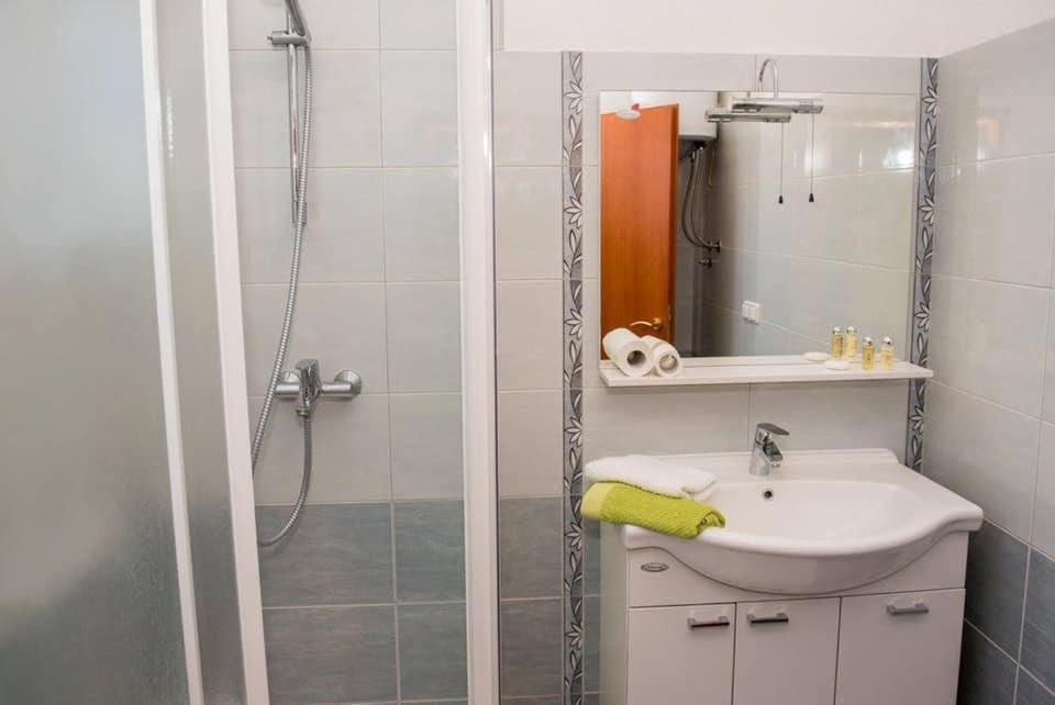 Apartment Vodice - Lovric 外观 照片