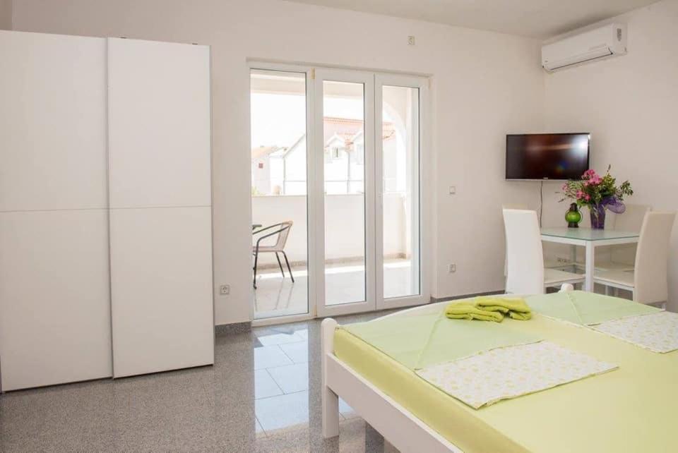 Apartment Vodice - Lovric 外观 照片